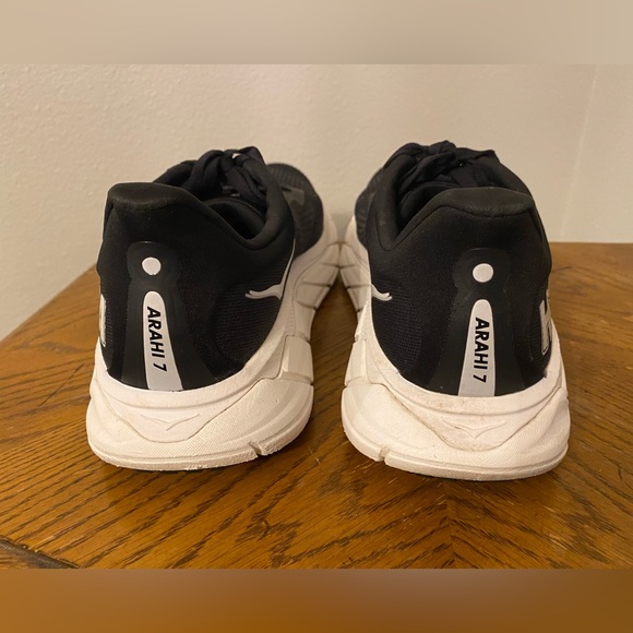 HOKA WOMEN'S HOKA ARAHI 7 RUNNING SHOES Size 10.5 Black - Picture 4 of 13
